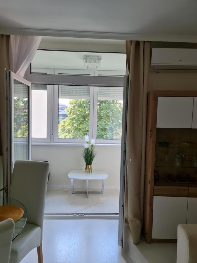 Kolibri Apartman Seghedin Exterior foto